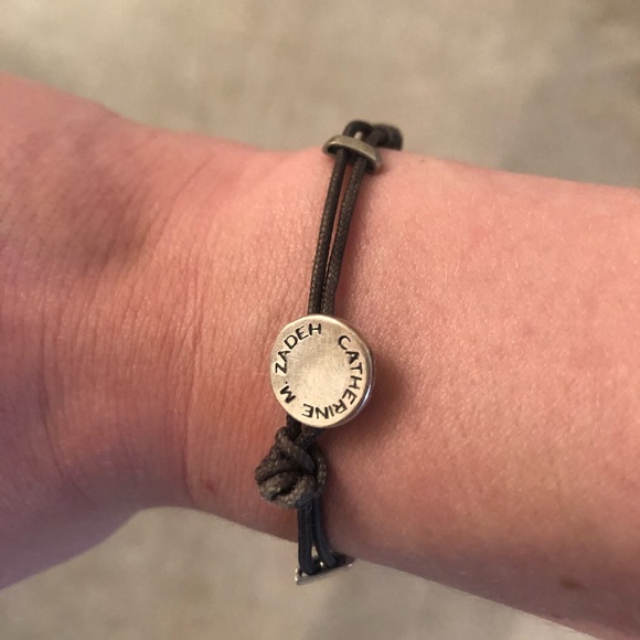 Olive green string and metal bracelet - Picture 1 of 3